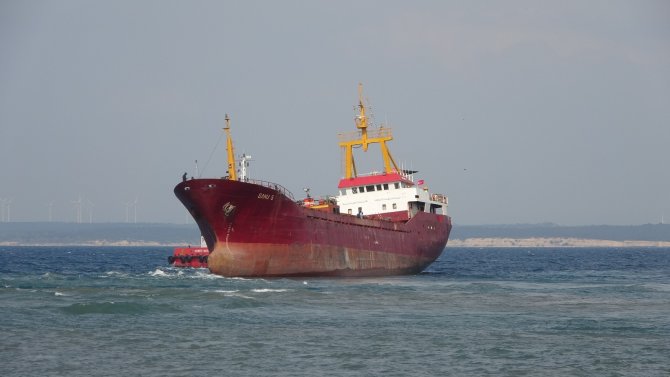 Bozcaada’da Karaya Oturan Gemi Kurtarıldı