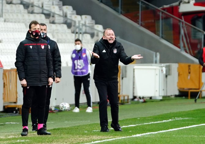 Süper Lig: Beşiktaş: 1 - Mke Ankaragücü: 0 (İlk Yarı)