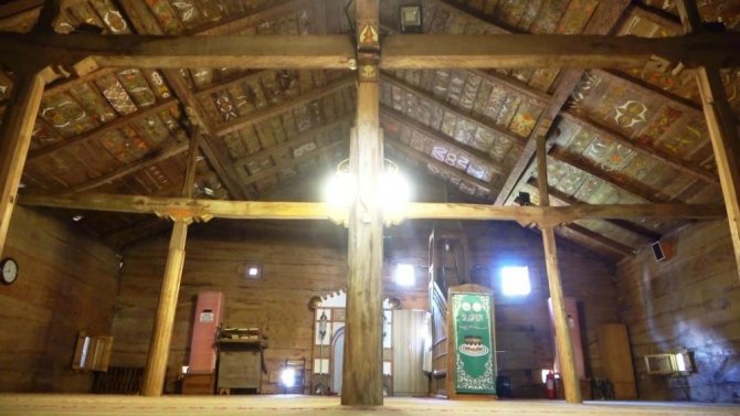 Bu Camiye Yabancı Profesörler Bile Hayran