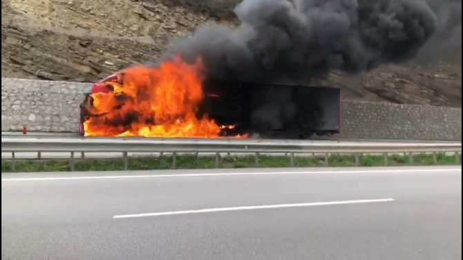 Samsun’da 600 Bin Liralık Pamuk, Tırla Birlikte Alev Alev Yandı