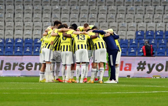 Süper Lig: Medipol Başakşehir: 1 - Fenerbahçe: 0 (Maç Devam Ediyor)