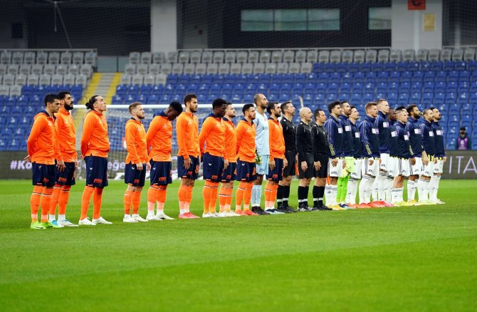 Süper Lig: Medipol Başakşehir: 1 - Fenerbahçe: 0 (Maç Devam Ediyor)