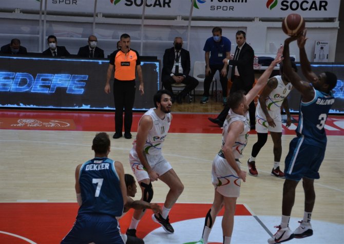 Basketbol Süper Ligi: Aliağa Petkim Spor: 65 - Türk Telekom: 71