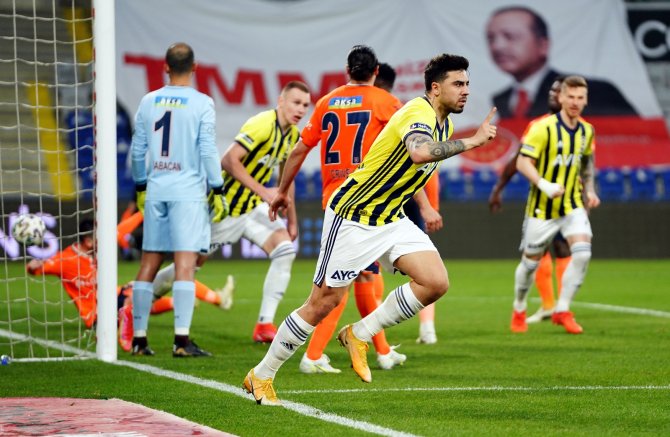 Süper Lig: Medipol Başakşehir: 1 - Fenerbahçe: 1 (İlk Yarı)