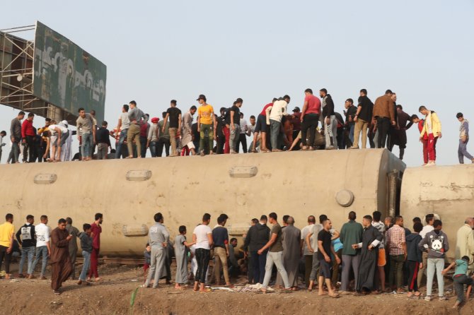 Mısır’daki Tren Kazasında Ölü Sayısı 11’e Yükseldi