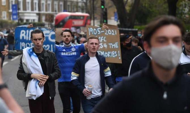 Chelsea’li Taraftarlar Avrupa Süper Ligine Tepkili