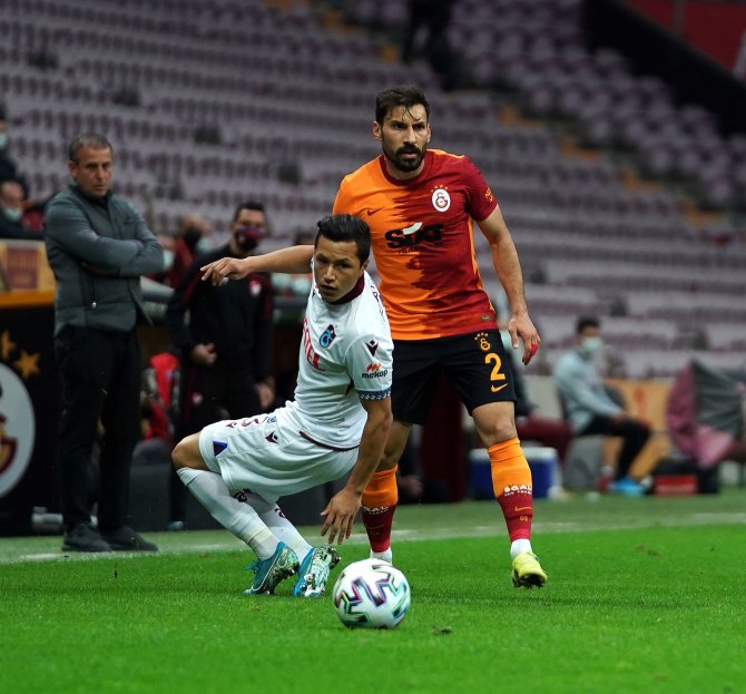 Süper Lig: Galatasaray: 0 - Trabzonspor: 0 (İlk Yarı)