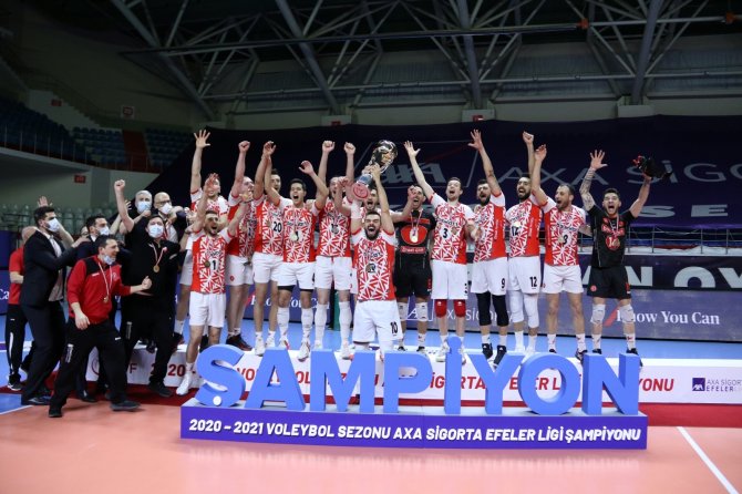 Efeler Ligi’nde Şampiyon Ziraat Bankkart