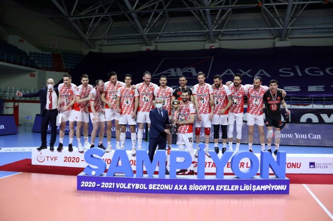 Efeler Ligi’nde Şampiyon Ziraat Bankkart