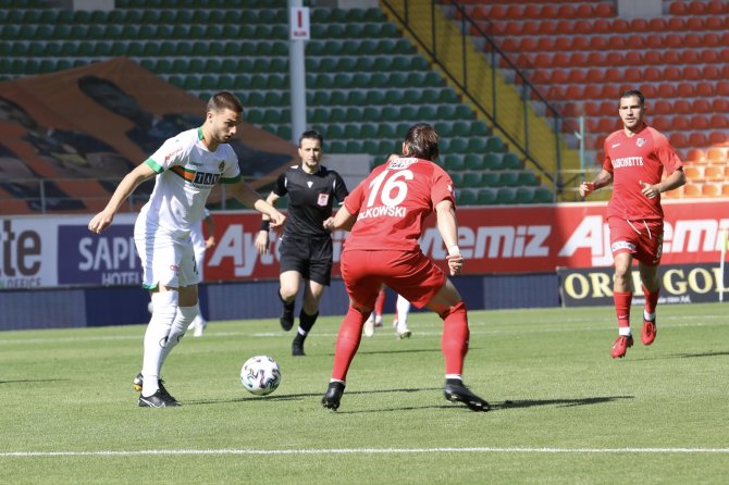 Süper Lig: Aytemiz Alanyaspor: 2 - Gaziantep Fk: 2 (İlk Yarı)