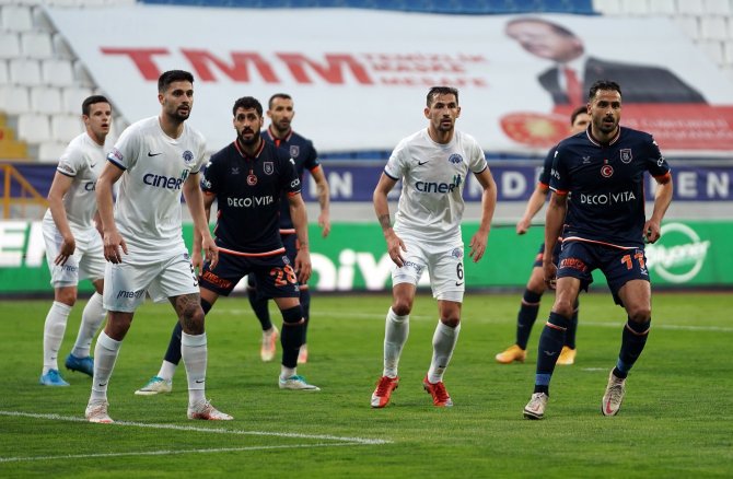 Süper Lig: Kasımpaşa: 0 - Medipol Başakşehir: 1 (İlk Yarı)