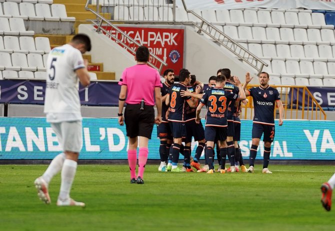 Süper Lig: Kasımpaşa: 0 - Medipol Başakşehir: 1 (İlk Yarı)