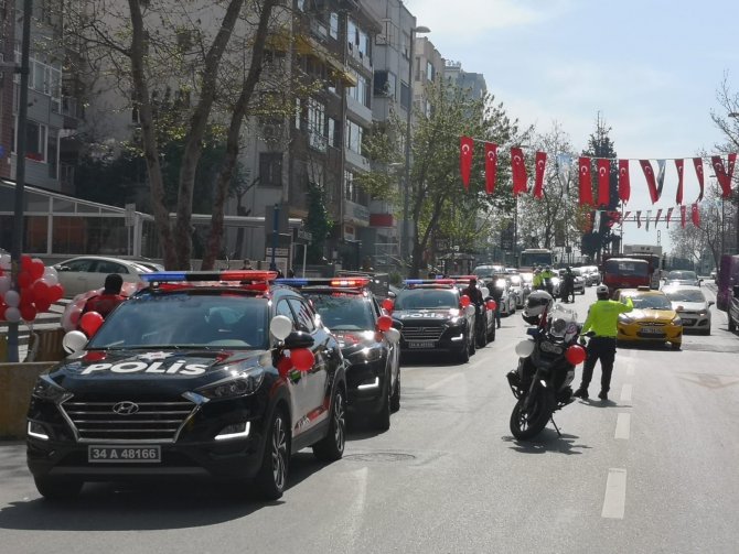 İstanbul’da Polis Korteji Eşliğinde ’23 Nisan’ Coşkusu