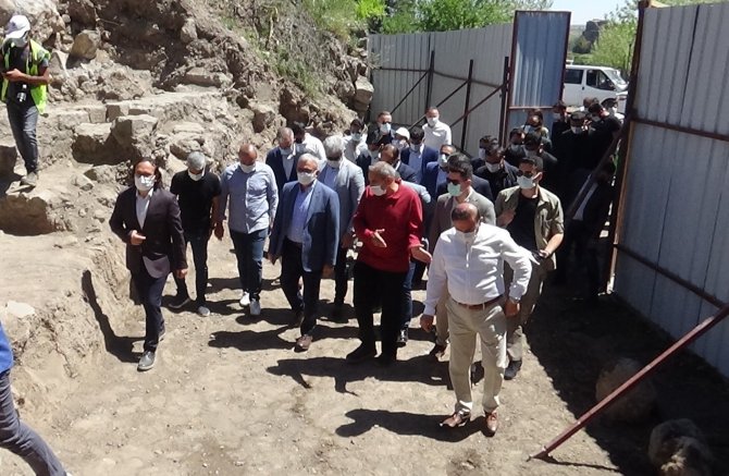 Diyarbakır’ın 50 Yıldır Kapalı Olan Tarihi "Fetih Kapısı" Açıldı