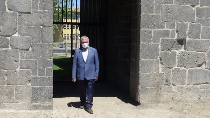 Diyarbakır’ın 50 Yıldır Kapalı Olan Tarihi "Fetih Kapısı" Açıldı