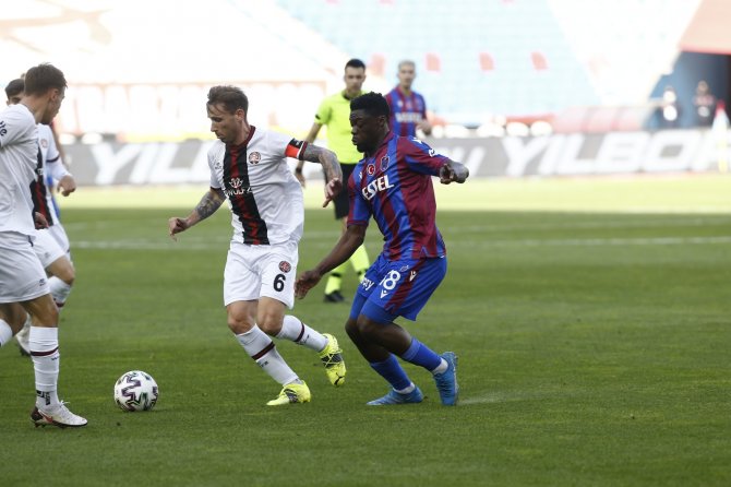 Süper Lig: Trabzonspor: 1 - Fatih Karagümrük: 0 (İlk Yarı)