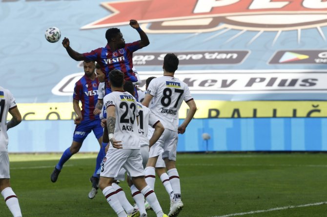 Süper Lig: Trabzonspor: 1 - Fatih Karagümrük: 0 (İlk Yarı)