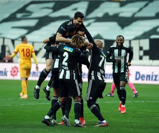 Beşiktaş’ın Şampiyonluk Yürüyüşü Sürüyor