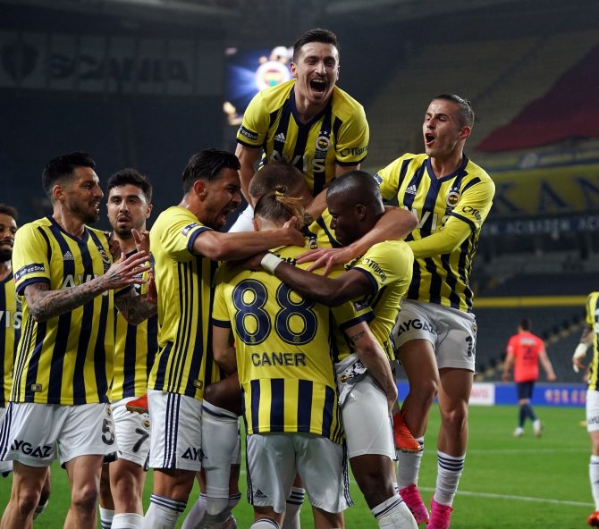 Süper Lig: Fenerbahçe: 1 - Kasımpaşa: 1 (Maç Devam Ediyor)