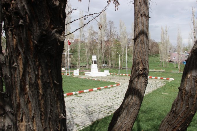 Ermenilerin Yaptığı Katliamı Gözyaşları İle Anlattı