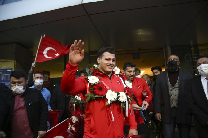 Rıza Kayaalp: “En Büyük Hayalim Olimpiyat Altın Madalyasını Da Ülkemize Kazandırmak”