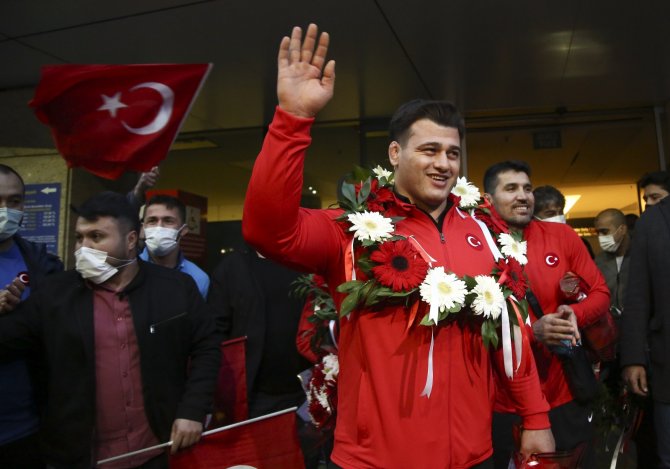 Rıza Kayaalp: “En Büyük Hayalim Olimpiyat Altın Madalyasını Da Ülkemize Kazandırmak”