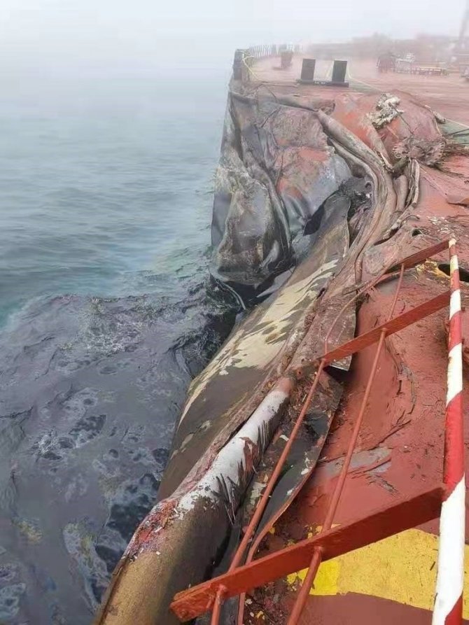 Sarı Deniz’de Yük Gemisi İle 1 Milyon Varil Ham Petrol Taşıyan Tanker Çarpıştı