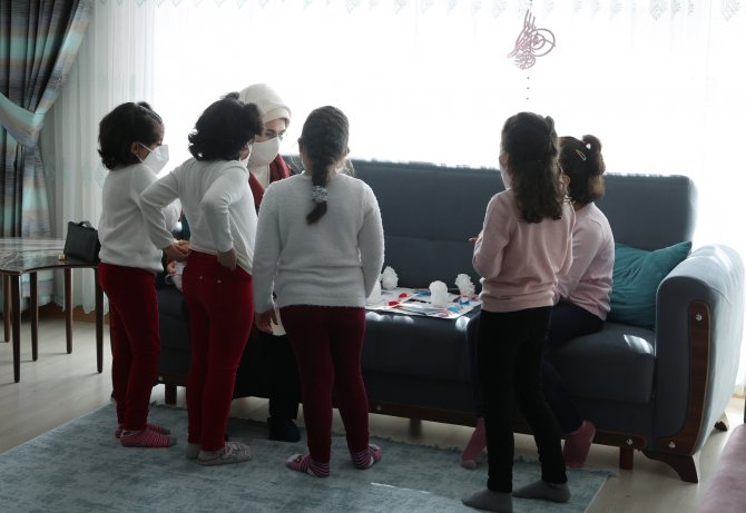 Emine Erdoğan’dan Sevgi Evleri’nde Yaşayan Çocuklara Ziyaret