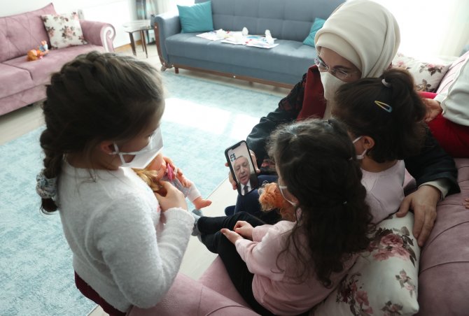 Emine Erdoğan’dan Sevgi Evleri’nde Yaşayan Çocuklara Ziyaret