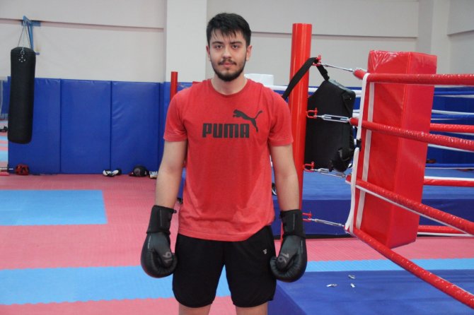 16 Yaşında 120 Kiloydu, Boksla 30 Kilo Verdi, Kendine Milli Takım Hedefi Koydu