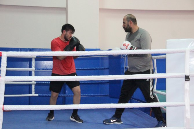 16 Yaşında 120 Kiloydu, Boksla 30 Kilo Verdi, Kendine Milli Takım Hedefi Koydu