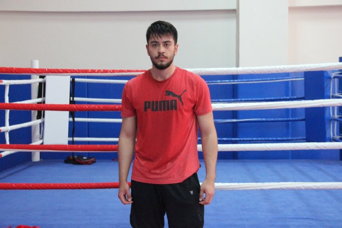 16 Yaşında 120 Kiloydu, Boksla 30 Kilo Verdi, Kendine Milli Takım Hedefi Koydu
