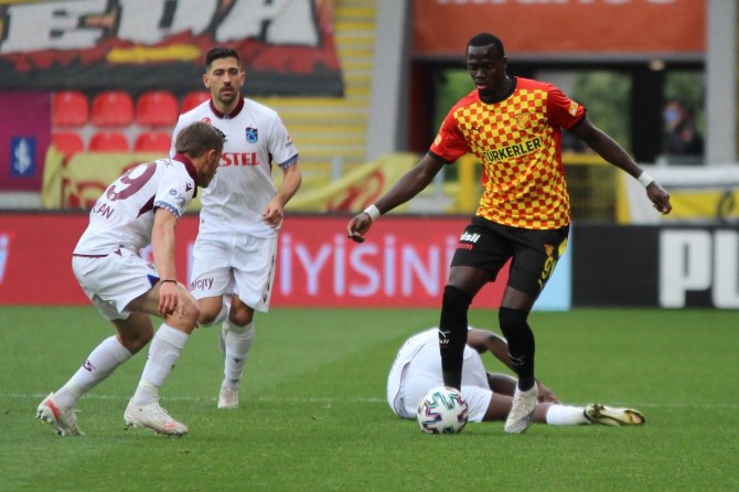 Süper Lig: Göztepe: 1 - Trabzonspor: 1 (Maç Sonucu)