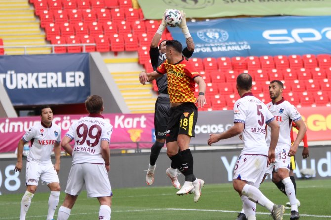 Süper Lig: Göztepe: 1 - Trabzonspor: 1 (Maç Sonucu)