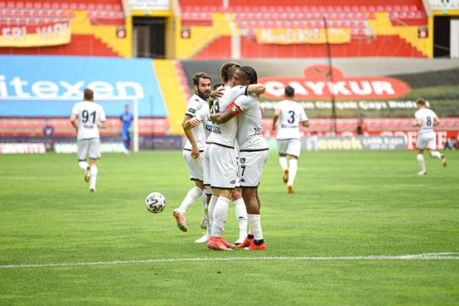 Denizlispor Deplasmanda Farklı Kaybetti