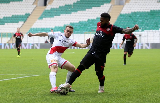 Süper Lig: Fatih Karagümrük: 2 - Ft Antalyasppor: 2 (Maç Sonu)
