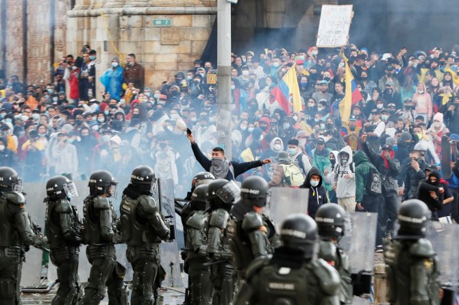 Kolombiya’da Vergi Reformu Protestosu