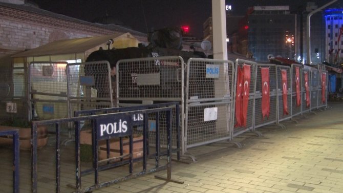 Taksim Meydanı Ve Gezi Parkı’nda 1 Mayıs İşçi Bayramı Öncesi Polis Barikatı