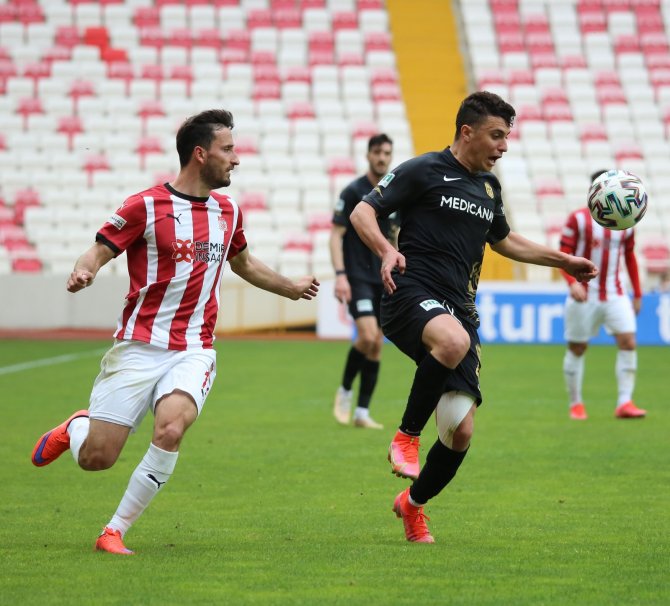 Süper Lig: D.g. Sivasspor: 0 - H.y. Malatyaspor: 0 (İlk Yarı)