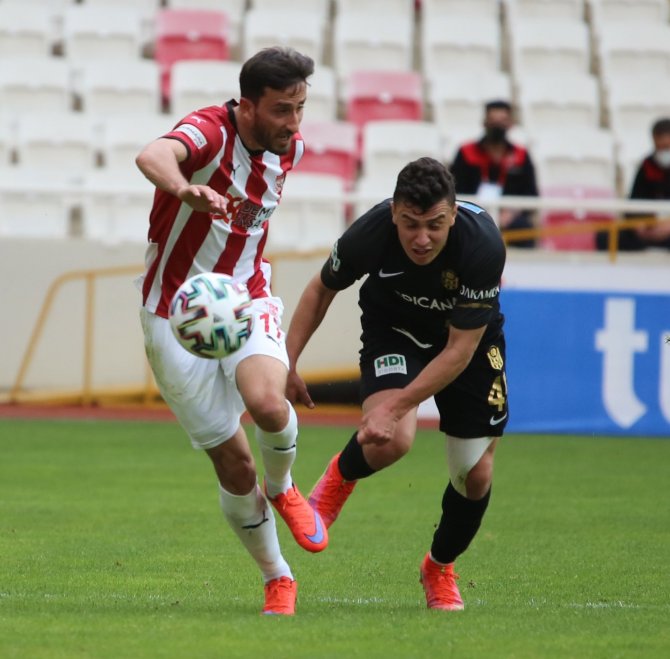 Süper Lig: D.g. Sivasspor: 0 - H.y. Malatyaspor: 0 (İlk Yarı)
