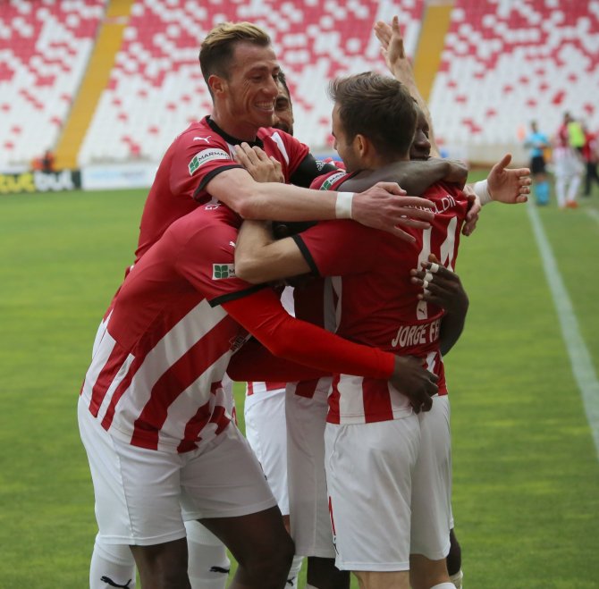 Süper Lig: Dg Sivasspor: 1 - Yeni Malatyaspor: 0 (Maç Sonucu)