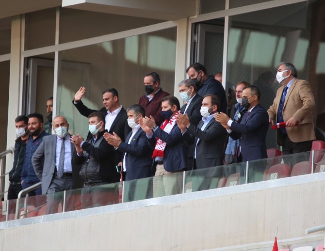 Sivasspor Yönetiminin Yüzü Gülüyor