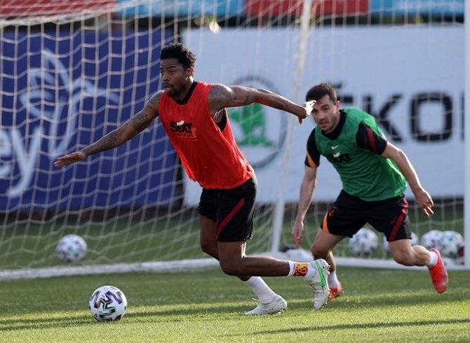 Galatasaray’da Gençlerbirliği Maçı Hazırlıkları Sürüyor