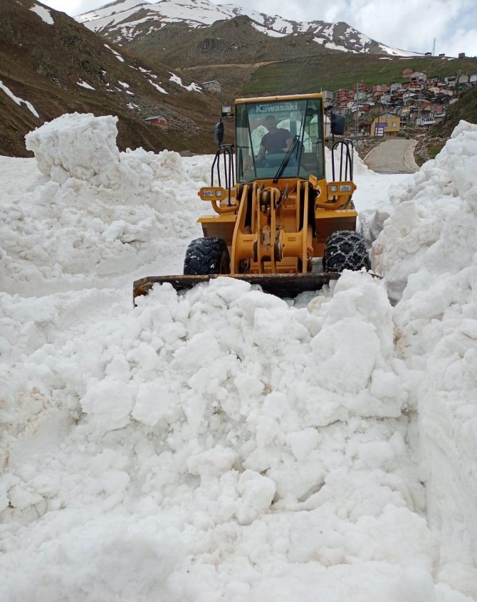 Artvin’de Karla Mücadele Nisan Ayında Devam Ediyor