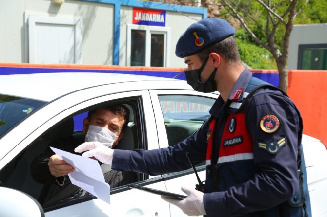 Artvin’de Tam Kapanma Denetimleri Sürüyor