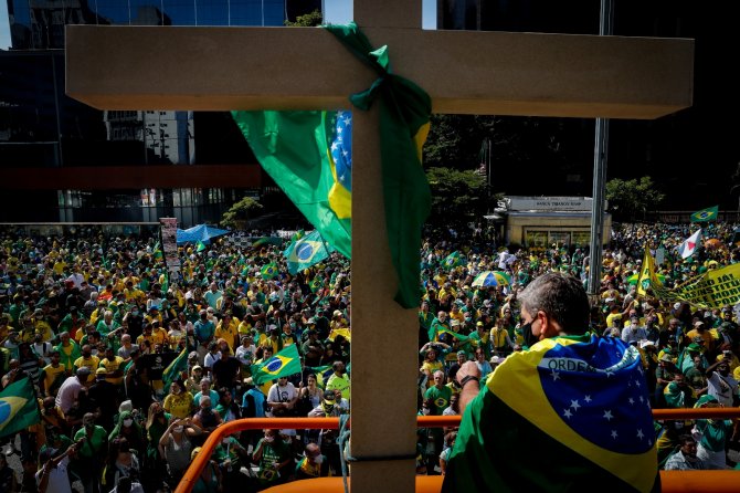 Brezilya’da Bolsonaro Destekçileri Sokağa İndi