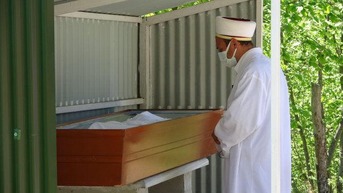 Alman Kadın Müslüman Oldu, Vasiyeti Üzerine Türkiye’de Toprağa Verildi