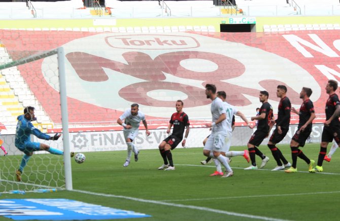 Süper Lig: Konyaspor: 5 - Fatih Karagümrük: 1 (Maç Sonucu)