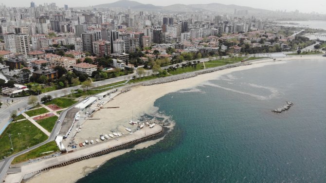 Caddebostan Sahili’nde Deniz Salyası Tedirginliği Artarak Devam Ediyor