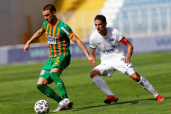 Süper Lig: Kasımpaşa: 2 - Aytemiz Alanyaspor: 0 (İlk Yarı)